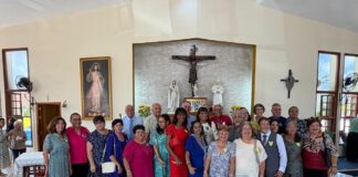 Maestronan di ex Academia Pedagogico Arubano celebrando nan di 45 aniversario: Cu un donacion special na un donacion special na Fundacion Muchila Creativo