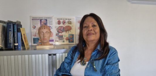 Drs Melva Croes-YƔnez 35 anja Neuropsicologo na Aruba: Orguyoso di ta sirbi comunidad di Aruba cu transparencia y integridad
