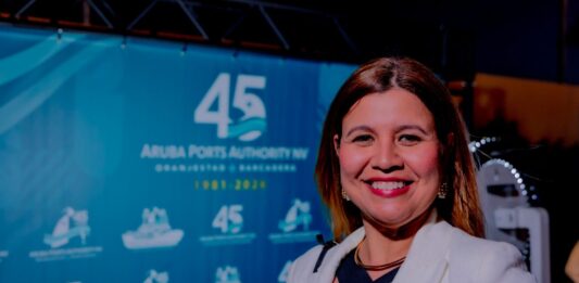 Parlamentario Jennifer Arends-Reyes: ā45 aƱa di Aruba Ports AuthorityĀ un pilar importante pa conectividad y desaroyo di Arubaā