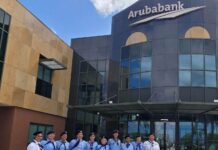 Aruba Bank a sostene Arubaanse Padvindsters Gilde (APG) cu un set nobo di drum