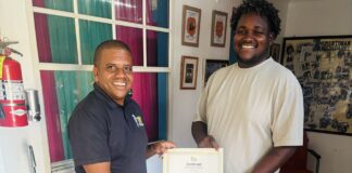 Mas Tata ta termina Best Dad Ever: ‘Ami a haya hopi sla, y sa ki daño e ta haci. Pesey ami nunca lo dal mi yiunan’: Un tata cu a participa na Best Dad Ever durante un sesion