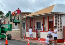 Bernhardstraat cu ayudo di nos bishitantenan: Un movemento di trabou boluntario cu ta crece cada siman