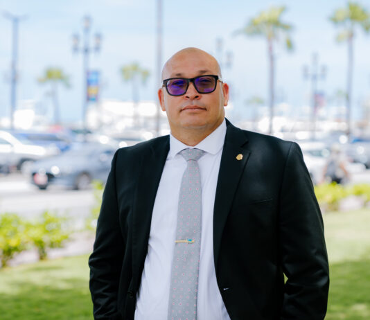 Parlamentario Edgard Vrolijk: Biahe cu jet priva pa Corsou: Rendicion di cuenta di un Minister: Ki ora si y ki ora no?
