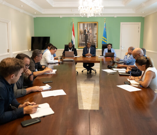 Minister Dowers a instala Task Force pa atende cu problematica di desperdicio na Aruba