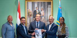 Minister Geoffrey Wever ta comparti cu den 2025 FreeZone Aruba ta bolbe haci ganashi pa di dos aƱa, despues di aƱanan di perdida