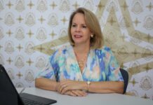 Evelyn Wever-Croes: “Parlamento no mester bai corte pa por haci su trabou”