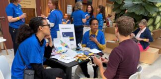 Islanan ABC bon representa durante Talen en Cultuurdag na Universiteit Leiden