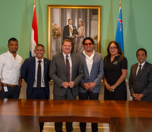 Gobierno y UTVās/ATVās tour operators ta firma protocolo pa fortalece dialogo riba turismo y cuido di nos naturalesa