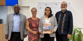 Jeanelij Quandt a gradua como Bachelor den Organization, Governance and Management (OGM)