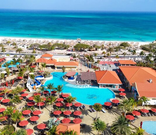 La Cabana Beach Resort tin celebracion grandi na caminda riba 21 di september