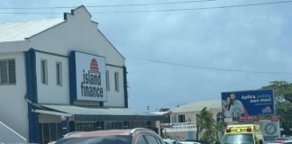 Dama a haya un mal noticia y a bay den shock na Island Finance!