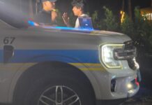 Polis a topa cu un Jeep cara a cara sin lus riba nan y a bira persigui nan y detene e chauffeur!