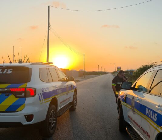 Explosion a spanta tur habitante den vecindario di Arugas, polis y bombero a mobilisa rapidamente