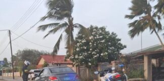 Oficialnan di e brigada motorisa para scondi ta controla autonan mainta tempran na Shaba