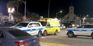 Durante un pelea nan a staka un hoben di 20 aña cu un schroefdraaier!