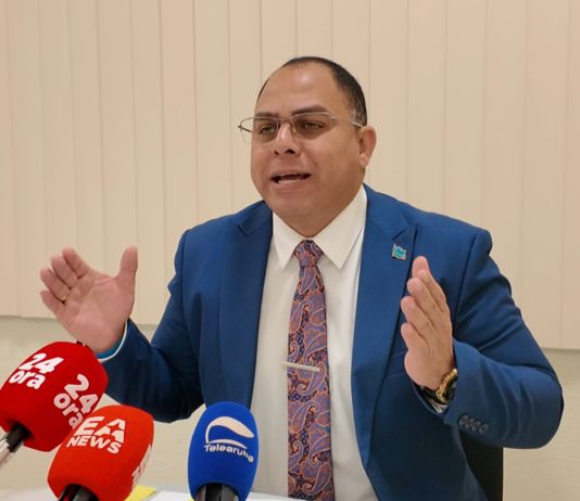 Parlamentario Eduard Pieters: âPa Rijkswet HOFA tin tempo y energia, pero pa continuidad di Landspakket no tin claridad?â