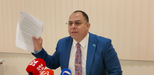 Parlamentario Eduard Pieters: “Supervision si! Pero ancra den nos propio ley y no pasa riba Parlamento di Aruba”