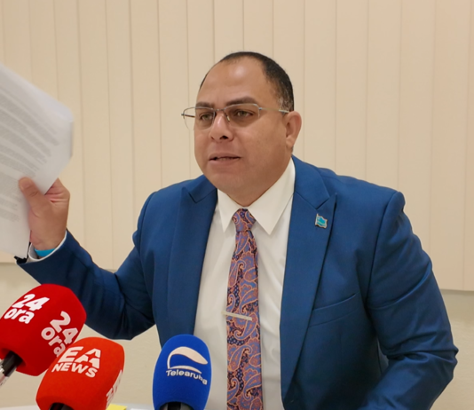 Parlamentario Eduard Pieters: “Supervision si! Pero ancra den nos propio ley y no pasa riba Parlamento di Aruba”