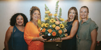 Aruba Bank ta gradici Lilly Dirksz pa su aรฑanan di servicio