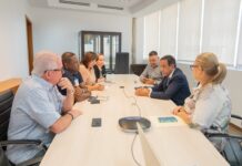 Minister Rene Herdé: ir. Roland Croes ta keda director di SETAR N.V.