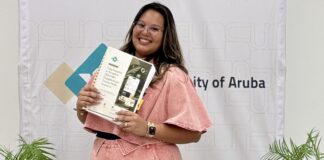 Sarai Carrion a gradua como Bachelor den Organization, Governance and Management (OGM)