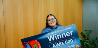 Tasha Rasmijn ta gana AWG 500 den e MEGA Golden Car Challenge