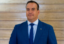 Minister Wever ta acerca mercado internacional pa informa y prepara pa financiamento pa paga debenan bieuw cu ta madura den 2027