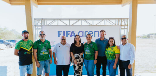 Minister di Deporte, sra. mr. Gerlien Croes ta anuncia cu Paradera ta na turno: S.V. Caiquetio ta bira di tres localidad pa proyecto FIFA Arena Mini Turf na Aruba