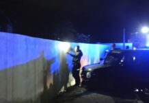 Nissan Cube a accidenta riba rotonde Tanki Leendert