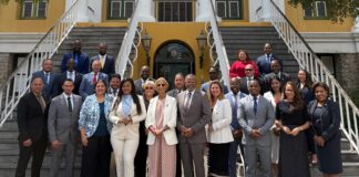 Parlamentario Eduard Pieters (PPA): “Duna Corsou y Sint Maarten e mesun derecho cu Aruba, pero no mishi cu e derecho di Aruba”.