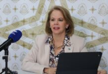 Evelyn Wever-Croes: Aruba tin derecho di sa e berdad: Heridanan profundo ta habri di nobo