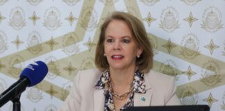 Evelyn Wever-Croes: Aruba tin derecho di sa e berdad: Heridanan profundo ta habri di nobo