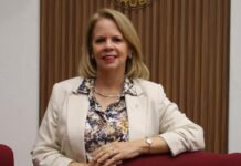 MEP kier pa parlamento tuma un rol mas activo den e crisis di turismo