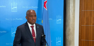 Minister Dowers ta adverti migrantenan cu permiso di DIMAS, cu nan por perde esaki si nan facilita estadia ilegal di famianan na Aruba