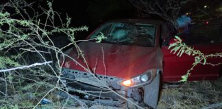 Auto a haci maniobra pone otro perde control y a drenta mondi