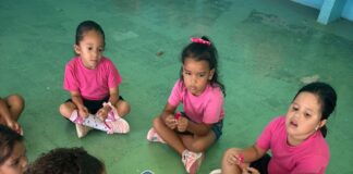 Aruba, laga nos traha cinta: Un cinta chikito, un isla uni pa salud di hende muheÂ
