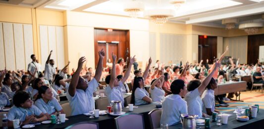 A.T.A. ta sigui inverti den e siguiente generacion di talento local: Autentico Student Seminar a conecta hobennan cu profesionalnan di gastronomia y hospitalidad