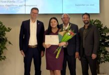 Meritza van der Biezen a gradua como Bachelor den Organization, Governance and Management (OGM)